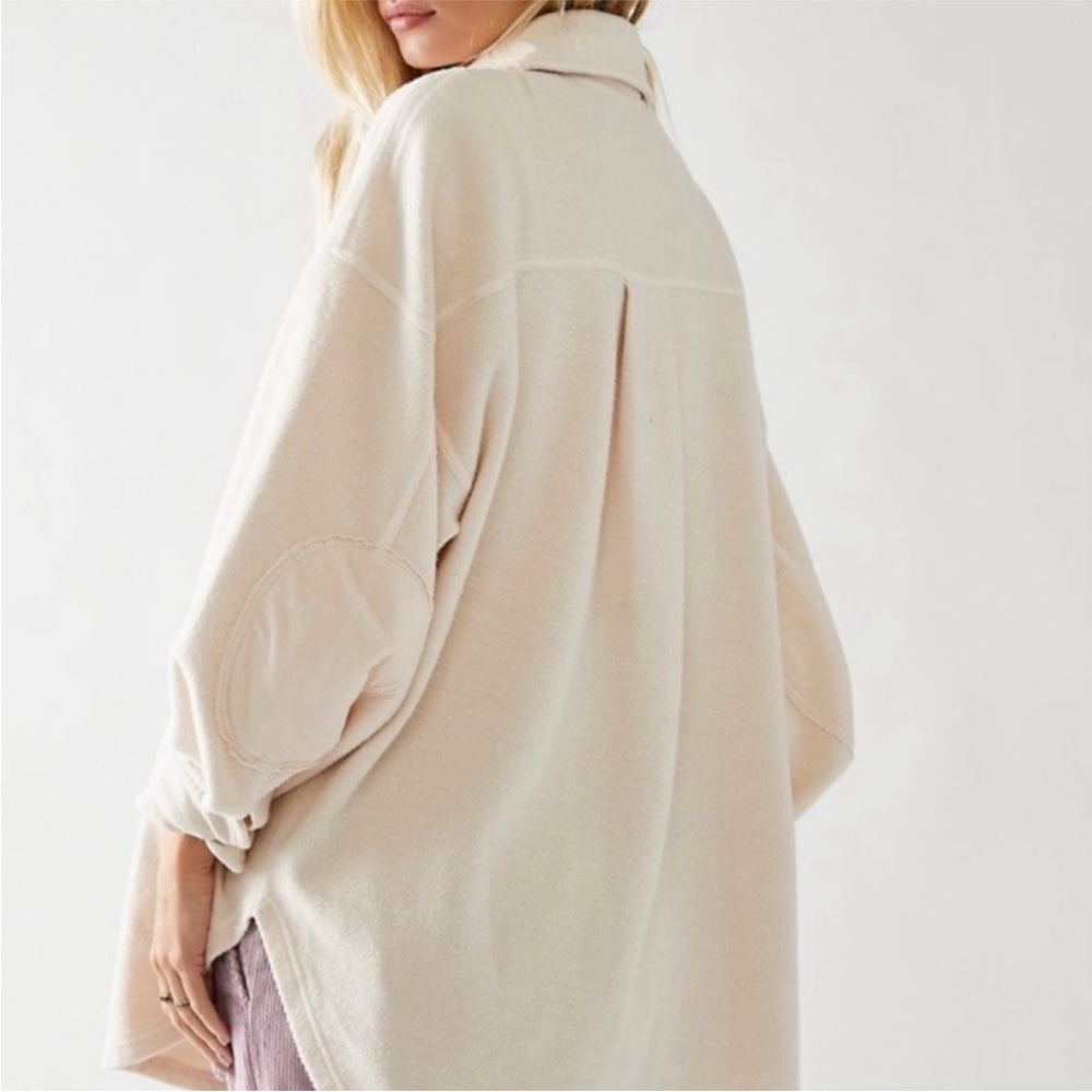 Free Peole oversized fleece shacket. - Picture 2 of 6